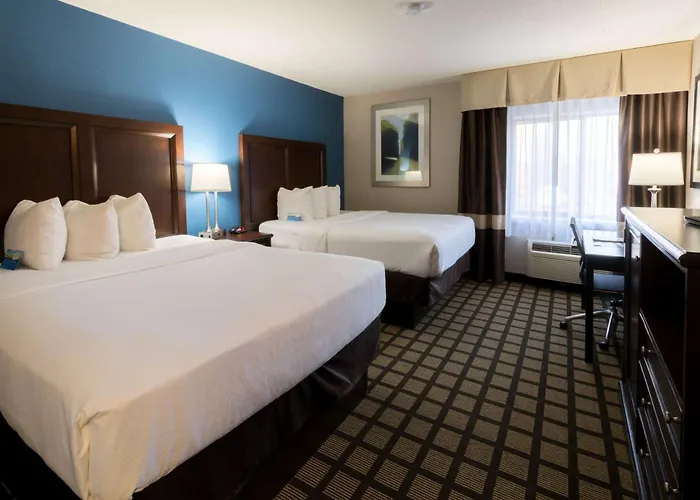 Baymont By Wyndham Detroit Airport/Romulus