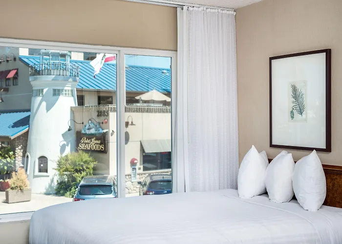 Beach hotel: Sea Harbor Hotel - San Diego