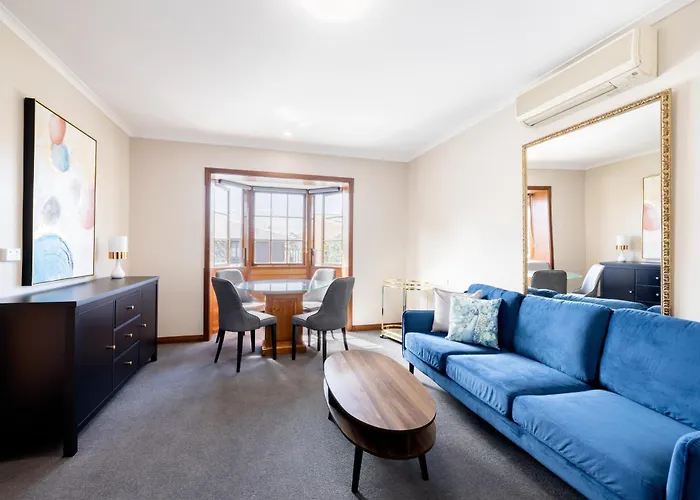 Adelaide Inn