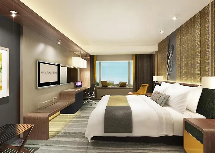 Resort: Royal Plaza Hotel