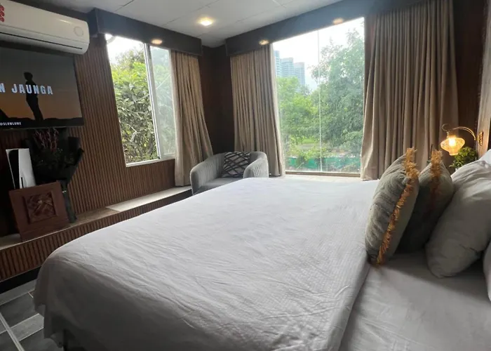 The Life Style Lodges Opp Centaurus Mall