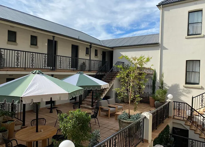 Hotel with view: The Lurline Randwick