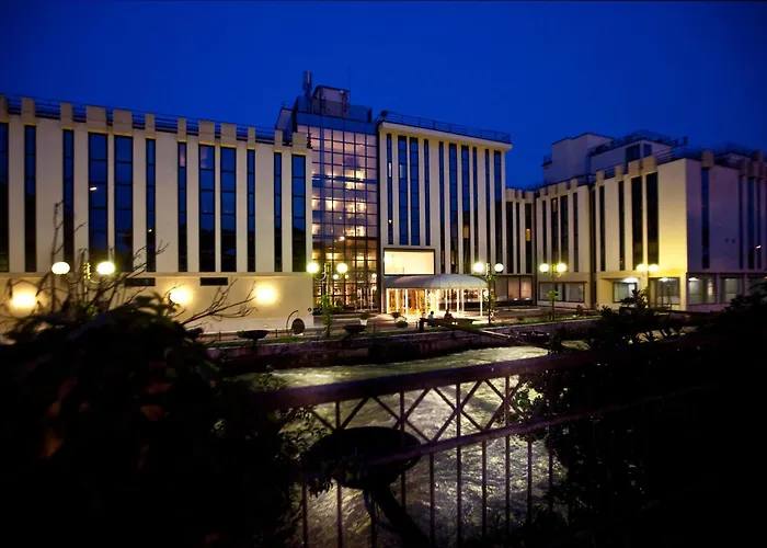 Central hotel: Hotel Leon D'Oro