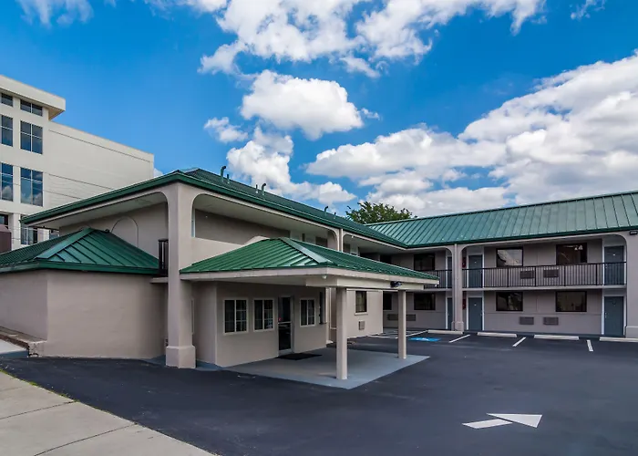 Motel: The Townhouse Inn