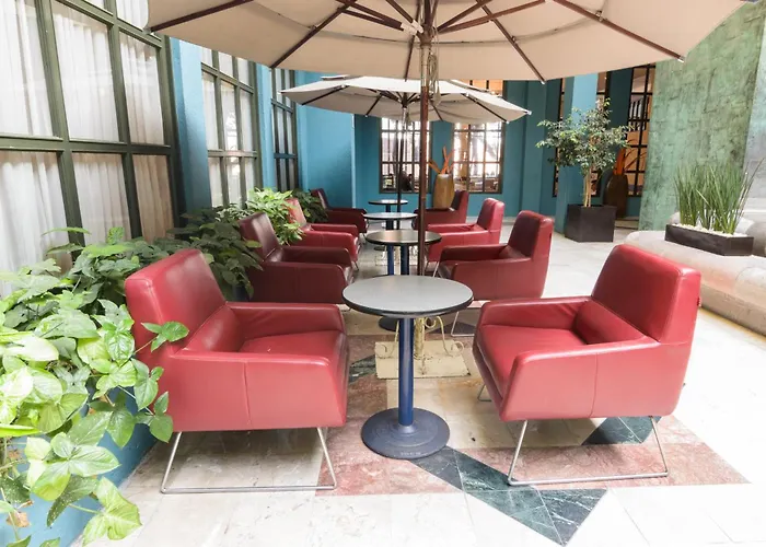 Hotel con piscina: Hotel San Francisco Leon