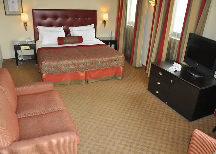 Luxury hotel only: Prima Kings Hotel