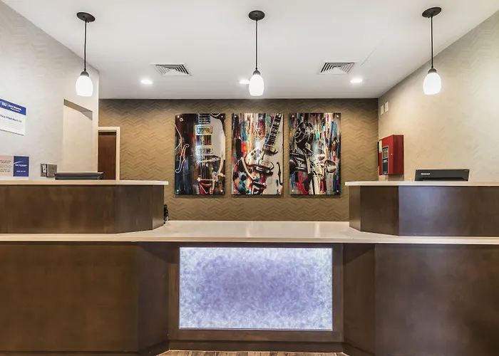 Best Western Plus Airport - Bna