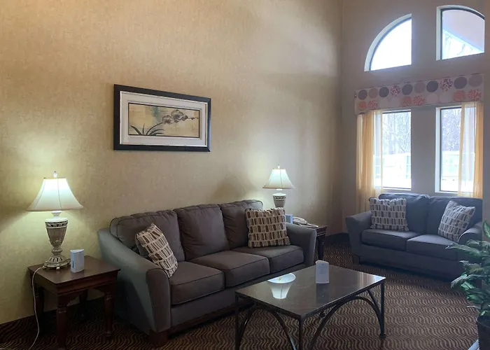 Super 8 By Wyndham Liverpool/Clay/Syracuse Area