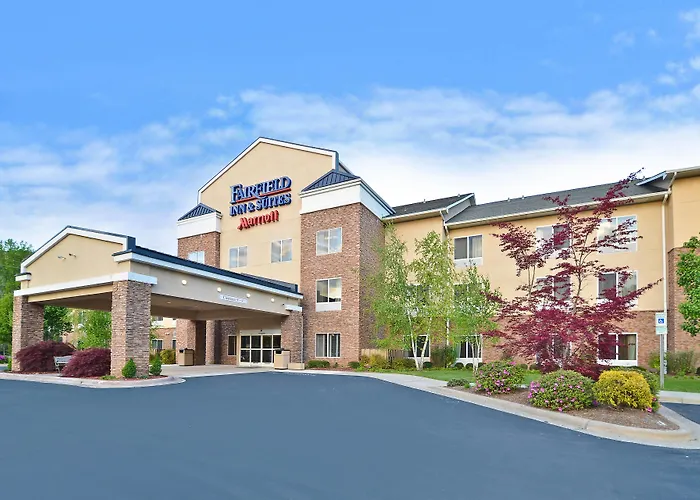 Fairfield Inn & Suites Cherokee