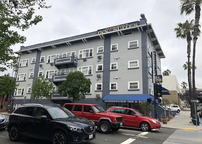 Motel: Harborview Inn & Suites-Convention Center-Airport-Gaslamp-Seaworld-Zoo-Balboa Park