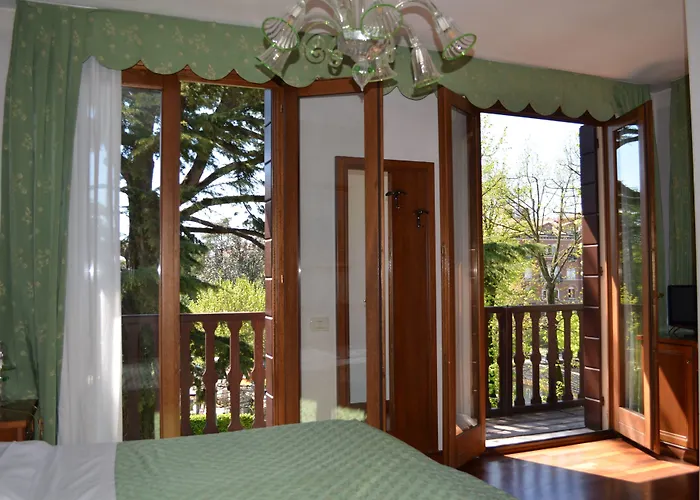 Albergo centrale: Hotel Villa Cipro