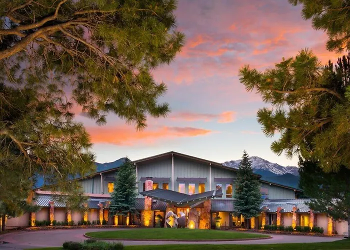 Garden Of The Gods Resort & Club