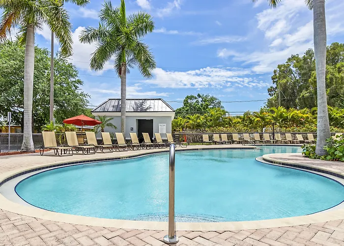 Central hotel: Holiday Inn - St. Petersburg West By Ihg