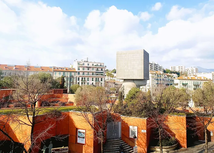 Hotel cerca del colegio: Campanile Hotel Nice Centre Acropolis