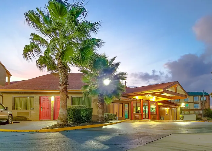 Howard Johnson By Wyndham Houston Hobby Airport