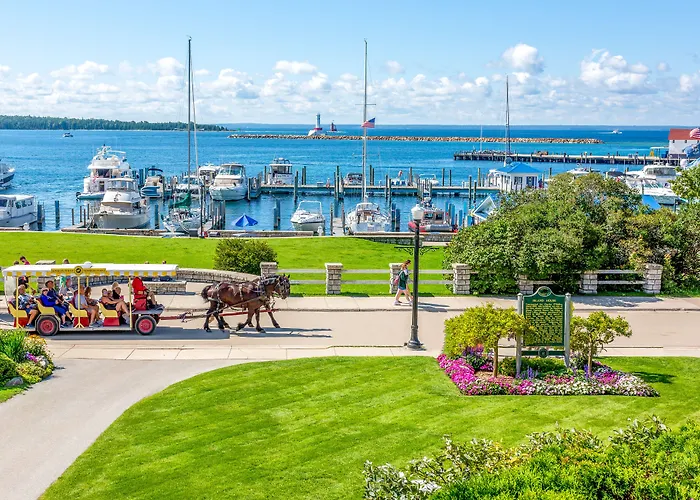 Luxury hotel only: Island House Hotel