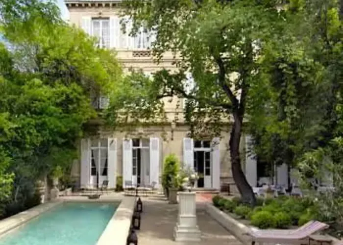 Luxury hotel only: L'Hotel Particulier