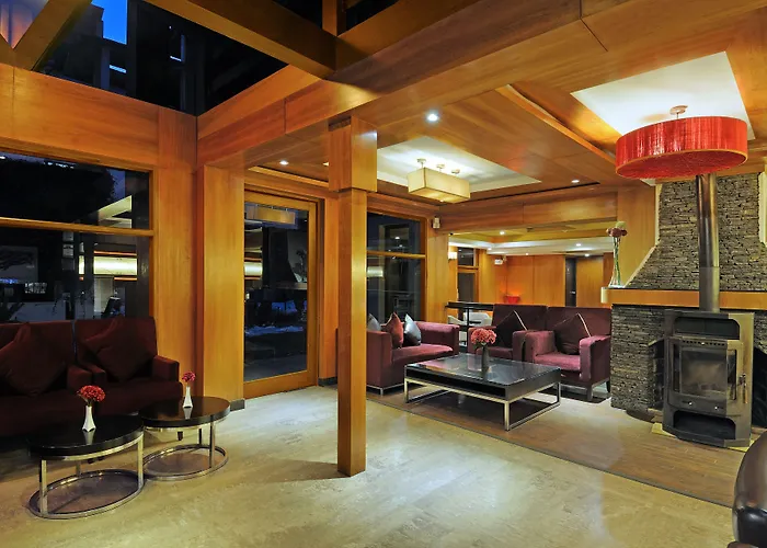 Resort: Renest River Country Resort Manali