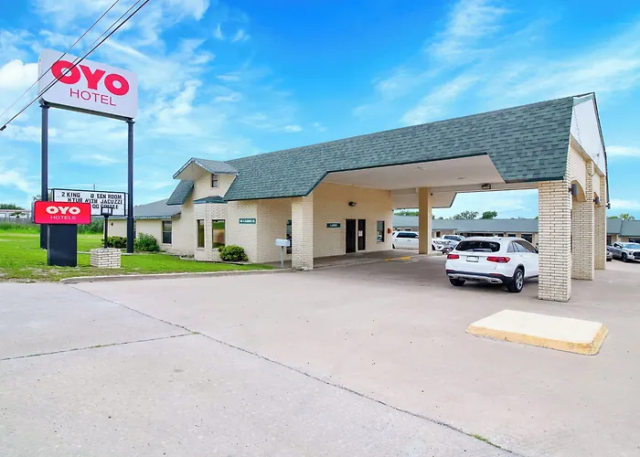 Hotel near College: Three Rivers Executive Inn & Suites By Oyo