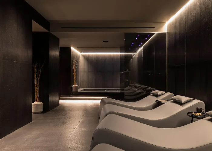 Hotel familiar: Renewed Hotel Plaza Opéra