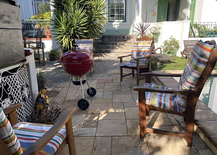 Mountain Manor Guest House & Executive Suites