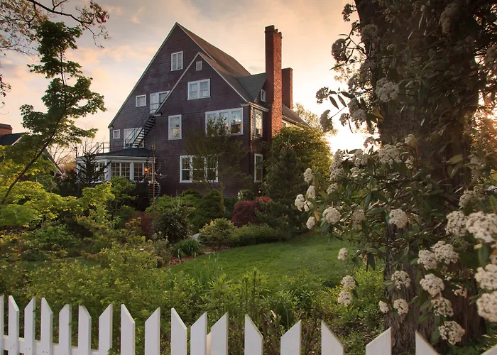 Luxury hotel only: Blind Tiger Asheville