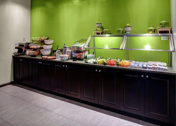 Central hotel: Hilton Garden Inn New York/Manhattan-Chelsea