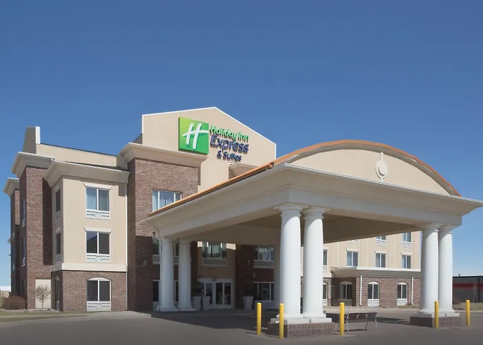 Holiday Inn Express & Suites Minot South By Ihg