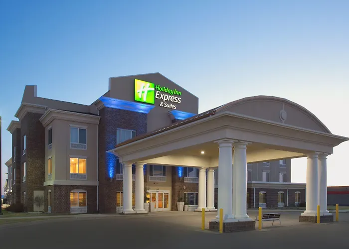 Holiday Inn Express & Suites Minot South By Ihg