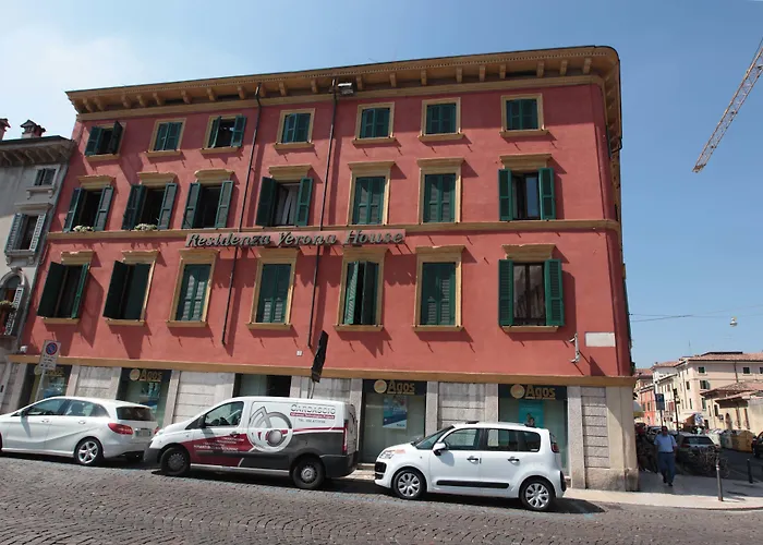 Hotel with view: Verona House Aparthotel
