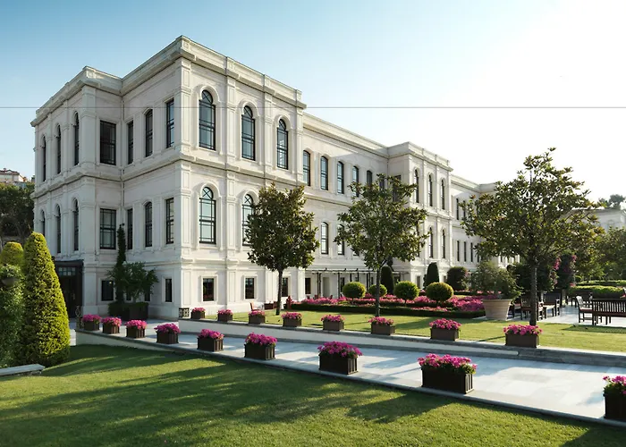Four Seasons Istanbul At The Bosphorus