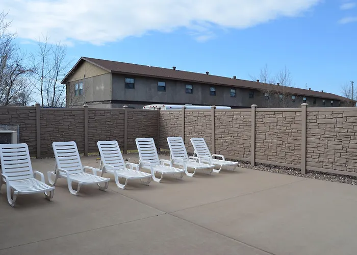 Beach hotel: Econo Lodge Rice Lake