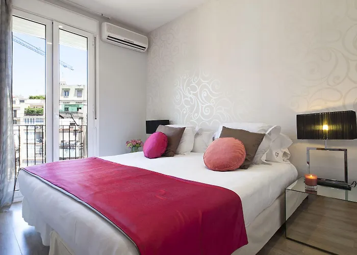 Grandom Suites