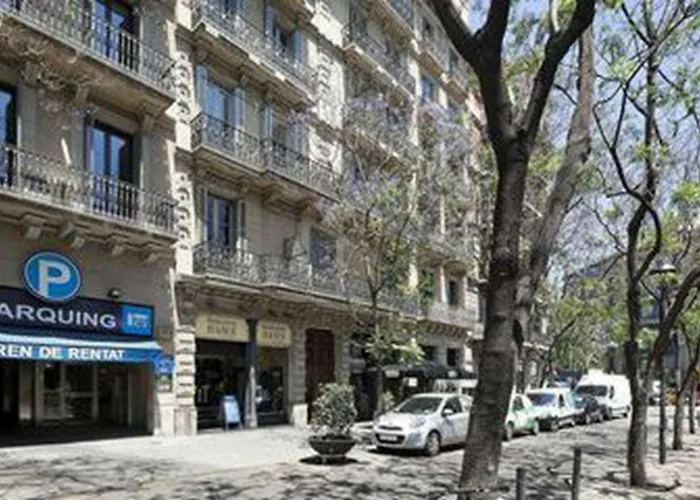 Grandom Suites
