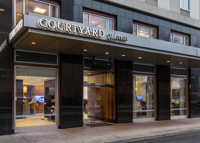 Airport Hotel: Courtyard By Marriott Portland City Center