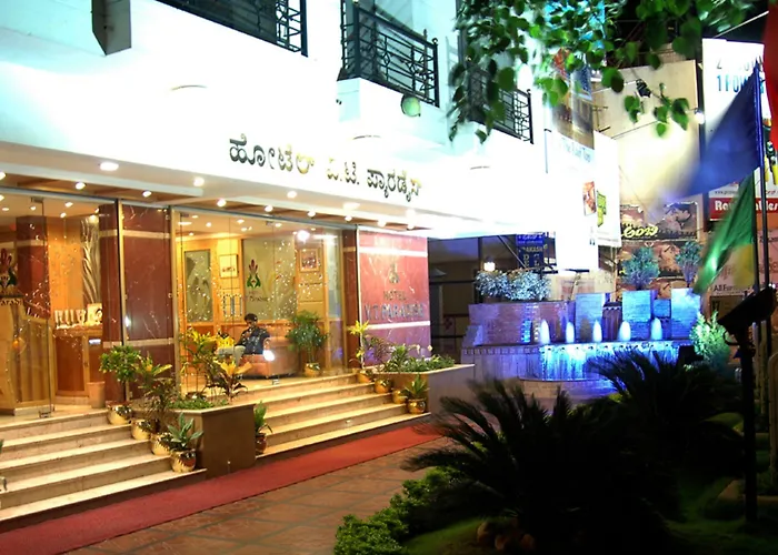 Hotel with pool: U By Z Hotels, Richmond Circle