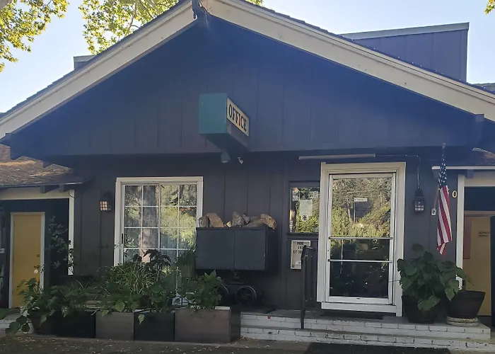 Cheap hotel: The Gold Lodge