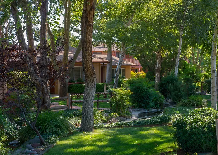 Sky Ranch Lodge