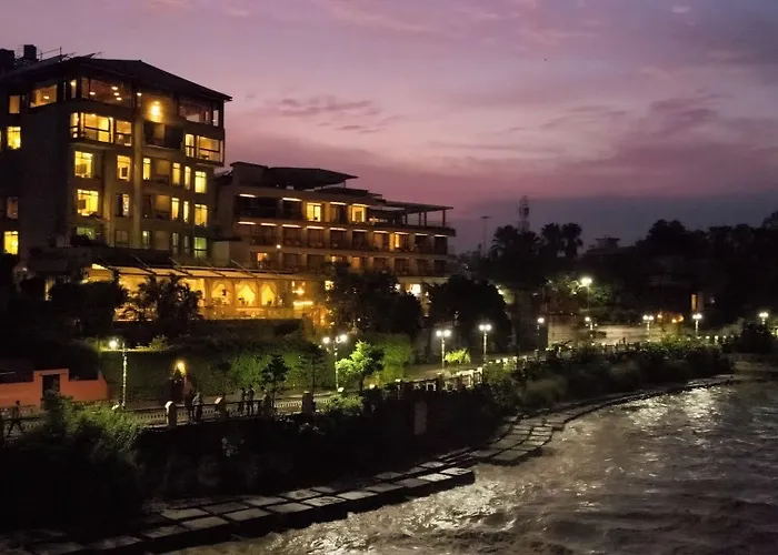 Ganga Kinare- A Riverside Boutique ,