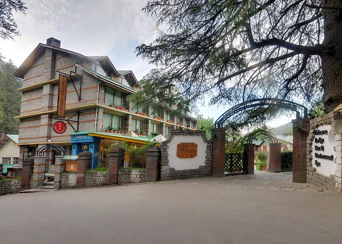 Johnson'S Hotel