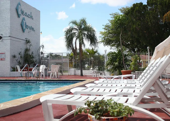 Beach And Town Motel