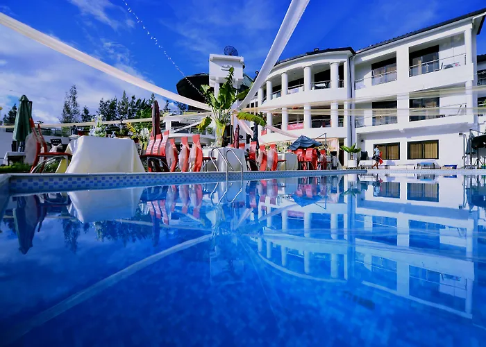The Manor Hotel