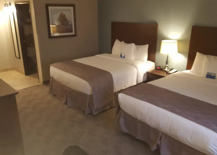 Baymont By Wyndham Minot