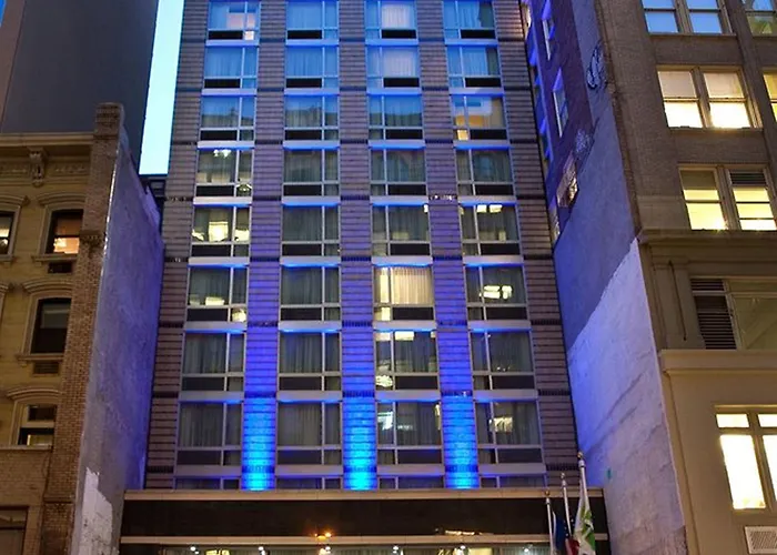  Holiday Inn Express - Times Square South By Ihg