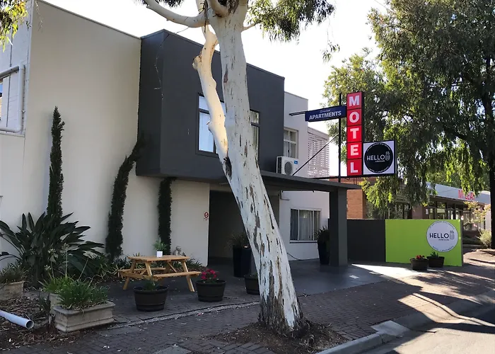 Family Hotel: Hello Adelaide Motel And Apartments