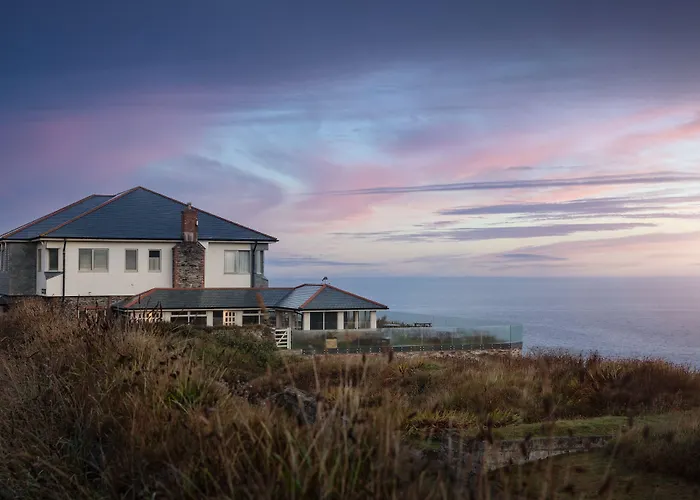 The Lewinnick Lodge