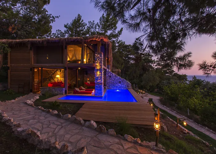 Resort: Nautical Hotel