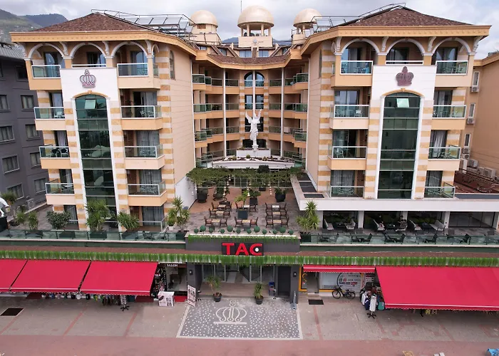 Hotel mit Pool: Tac Premier Hotel&Spa