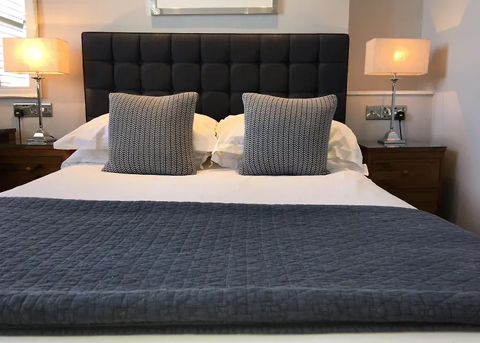 Central hotel: A Room With A View - Free Parking