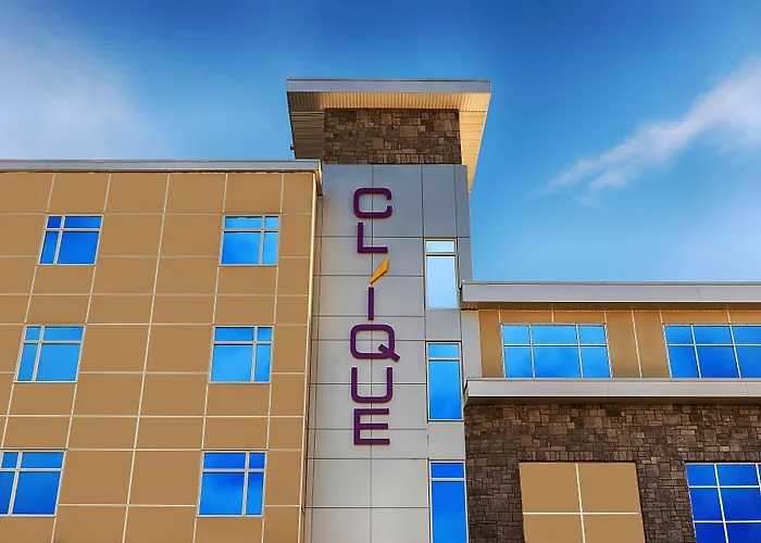 4 star hotel: Hotel Clique Calgary Airport